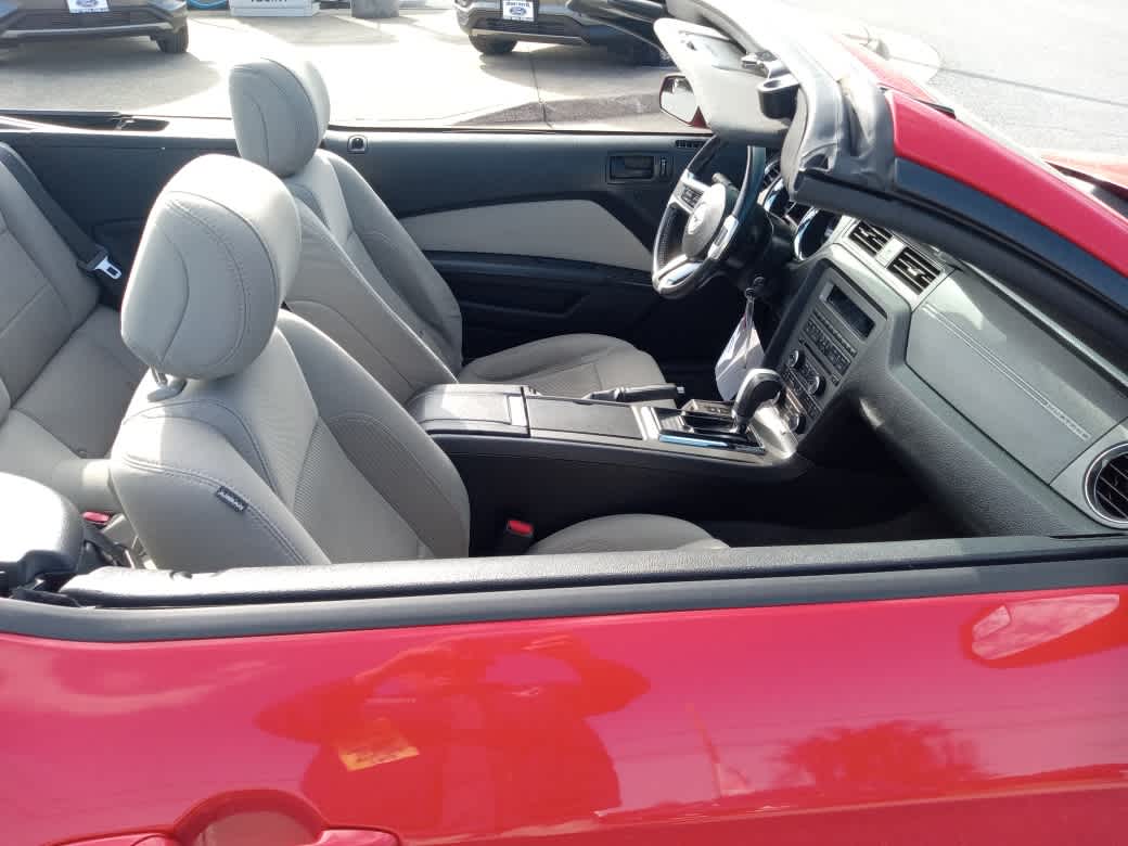 2014 Ford Mustang V6 - Photo 24