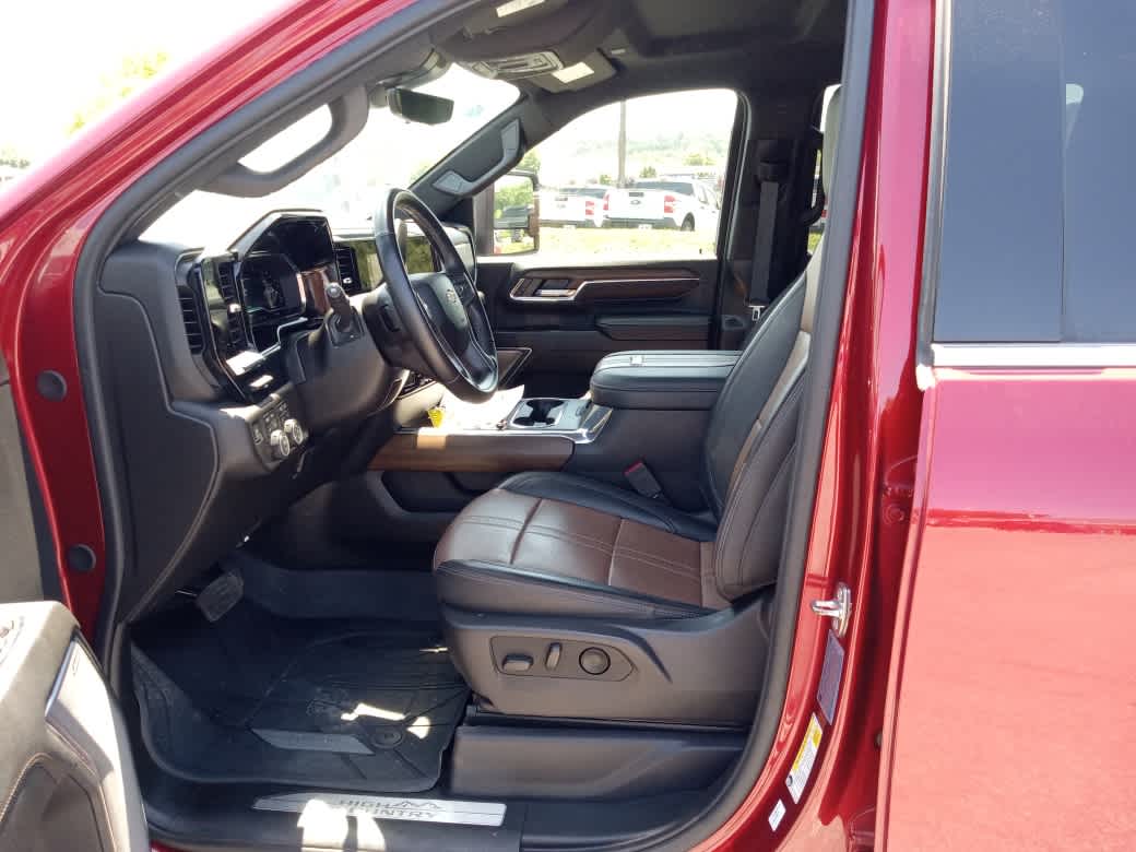 2024 Chevrolet Silverado 3500HD High Country - Photo 17