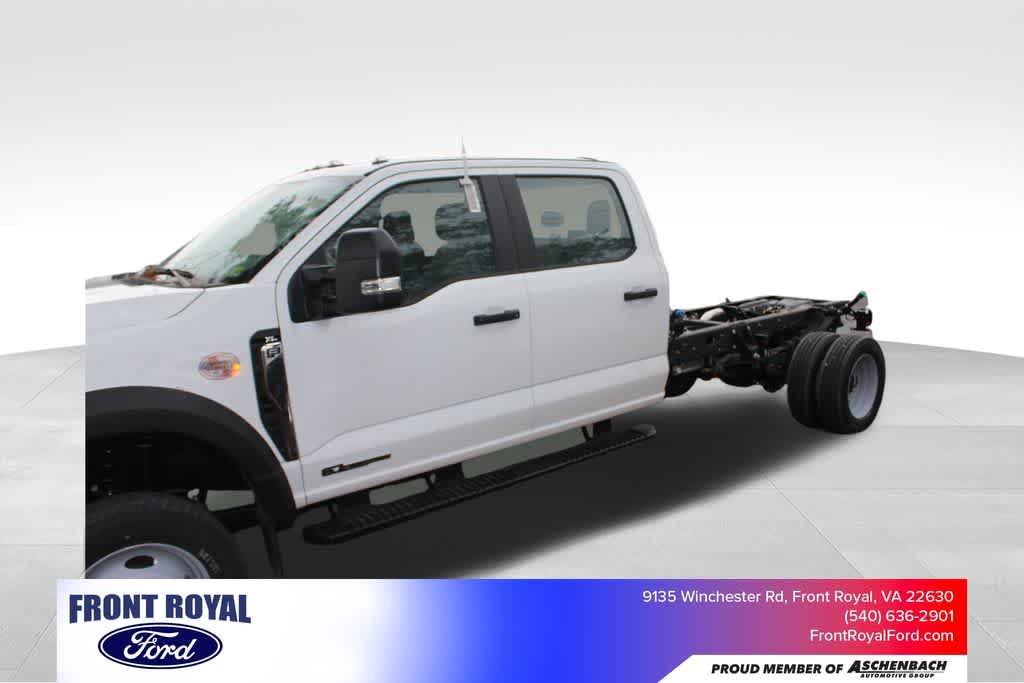 2024 Ford F-450 Super Duty Chassis Cab XL's photo