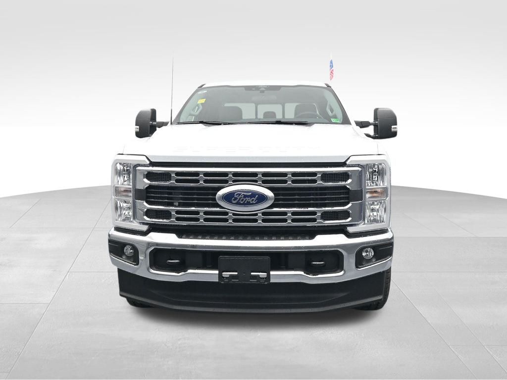 2026 Ford F-350 photo 3