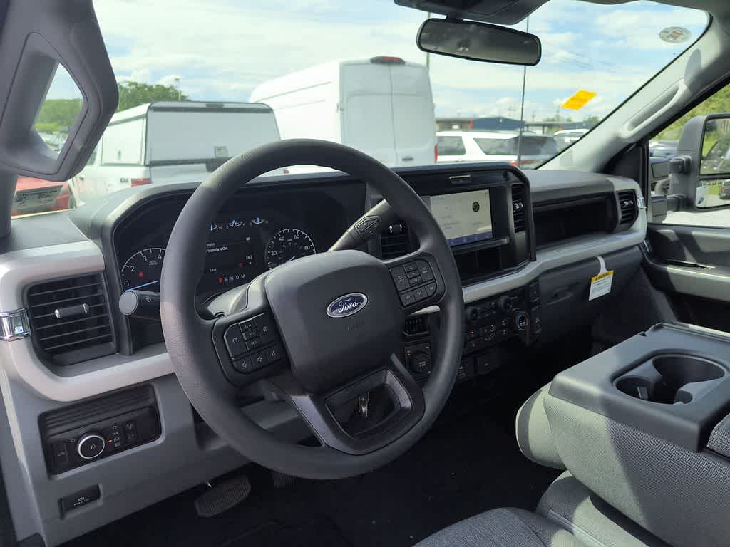 2025 Ford F-350 Super Duty XL - Photo 12