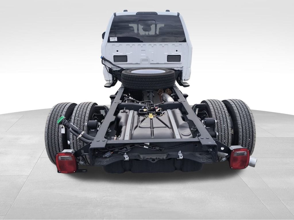 2024 Ford F-450 photo 4