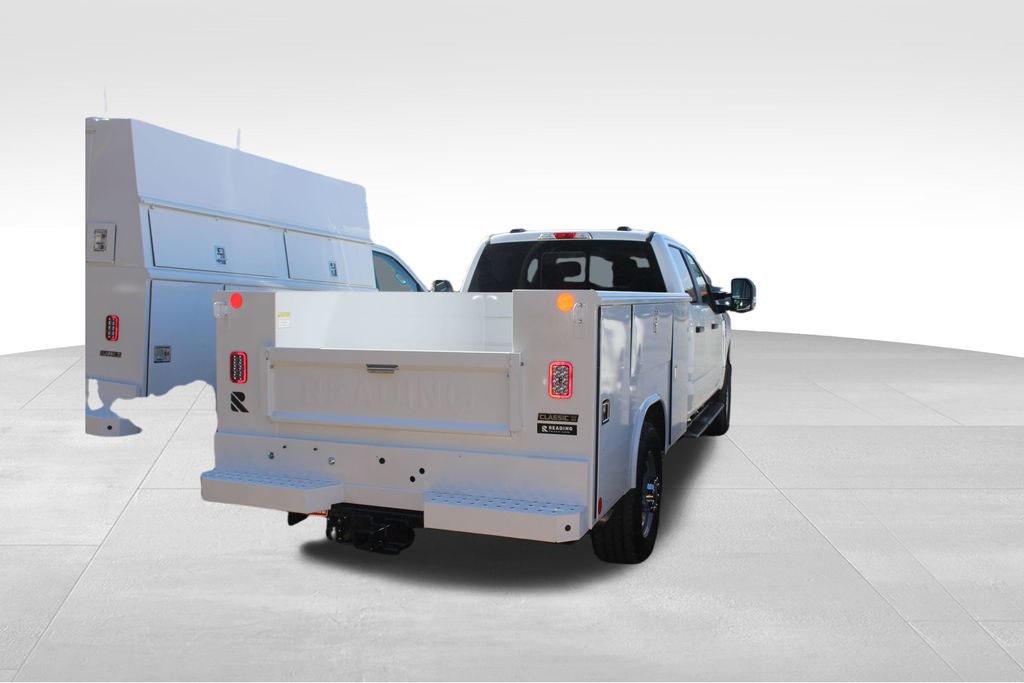 2024 Ford F-350 photo 2