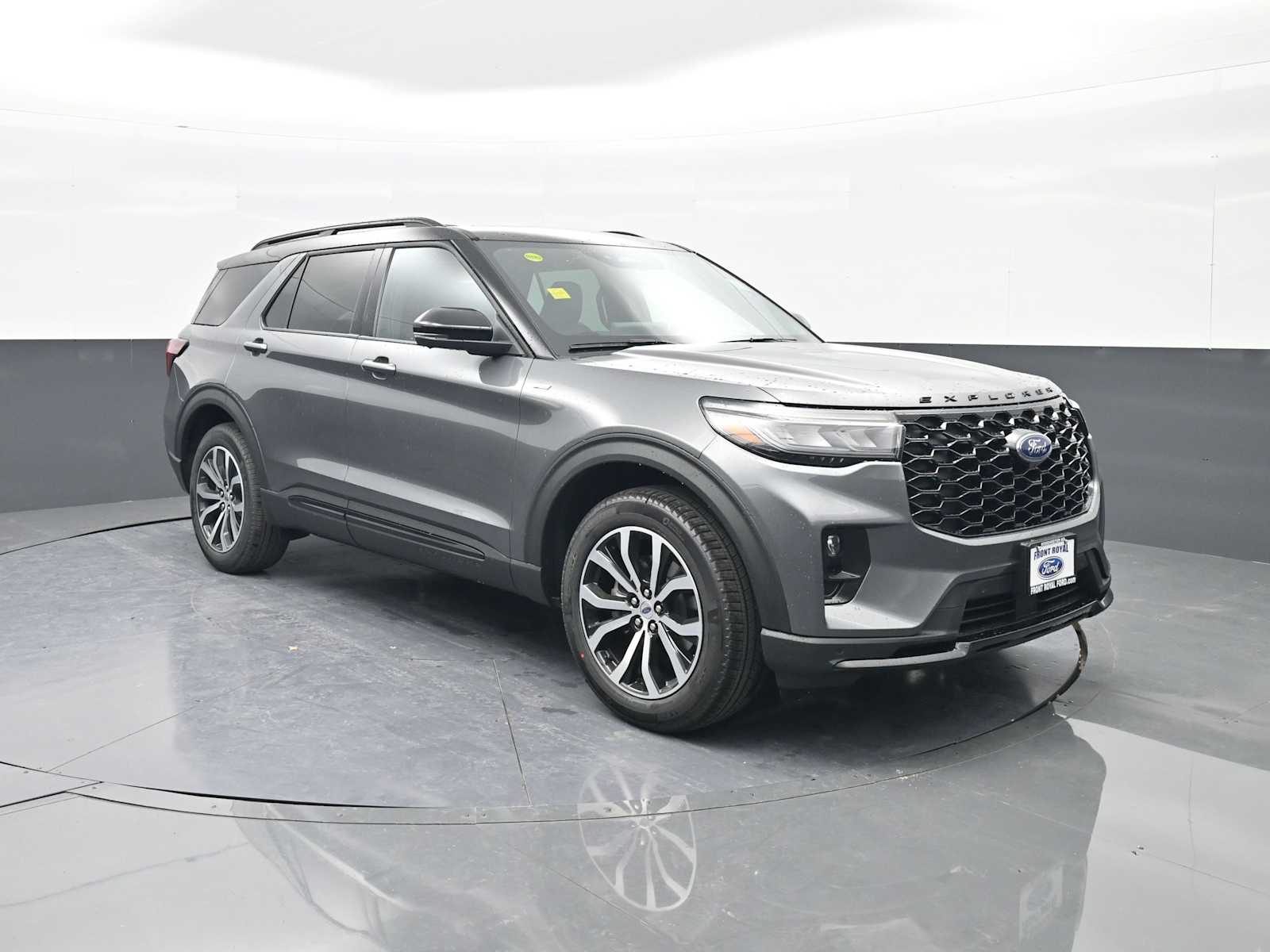 2026 Ford Explorer ST-LINE's photo