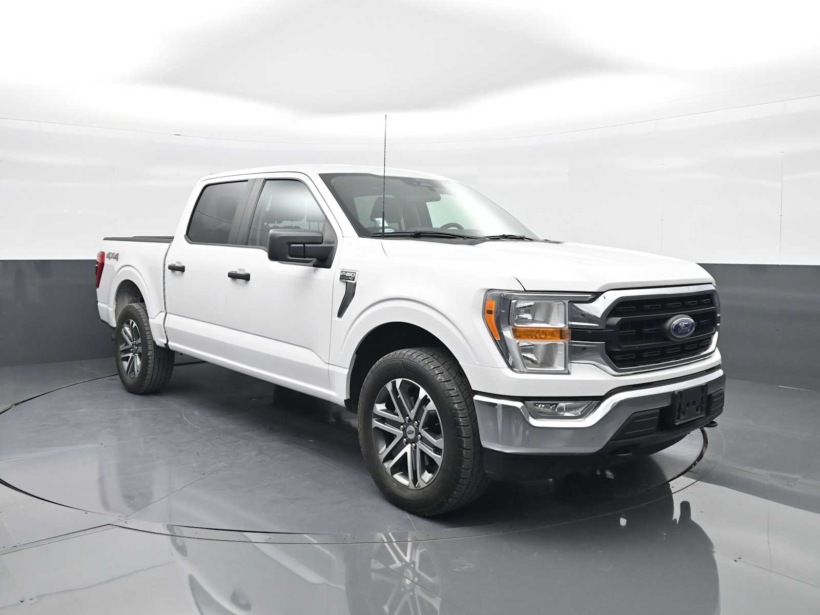 2022 Ford F-150 XLT's photo