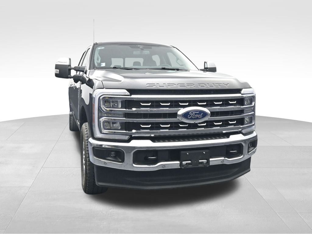2025 Ford F-250 Lariat photo 2