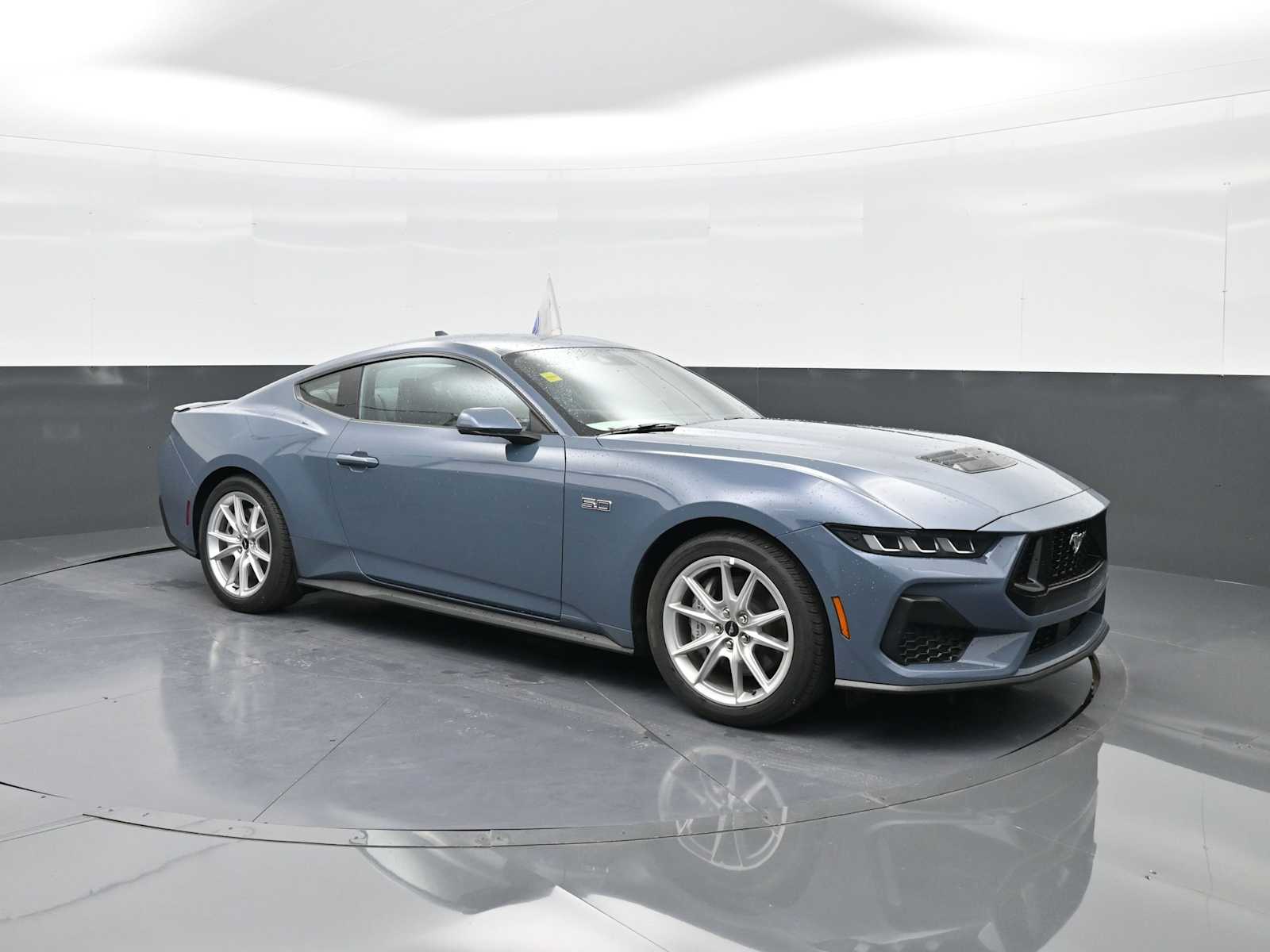 2025 Ford Mustang GT Premium's photo