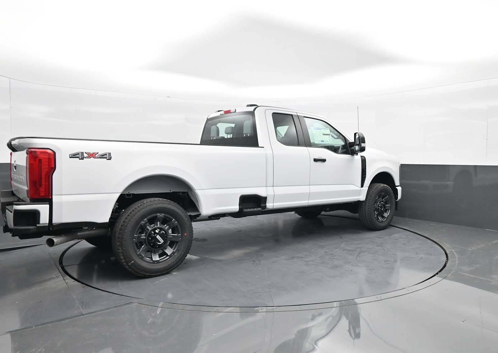 2026 Ford F-350 Super Duty XL's photo