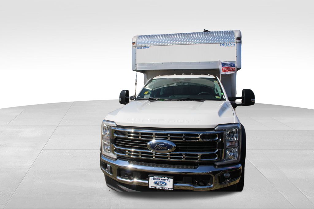 2023 Ford F-550 photo 2