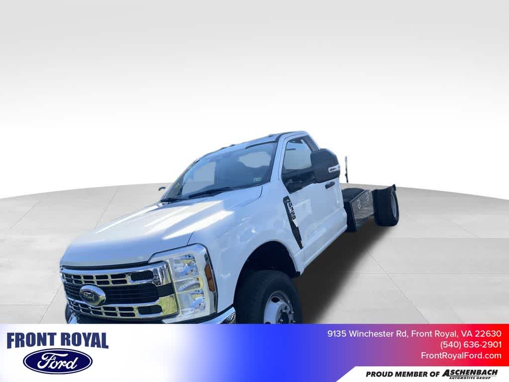 2024 Ford F-550 Super Duty Chassis Cab XL's photo