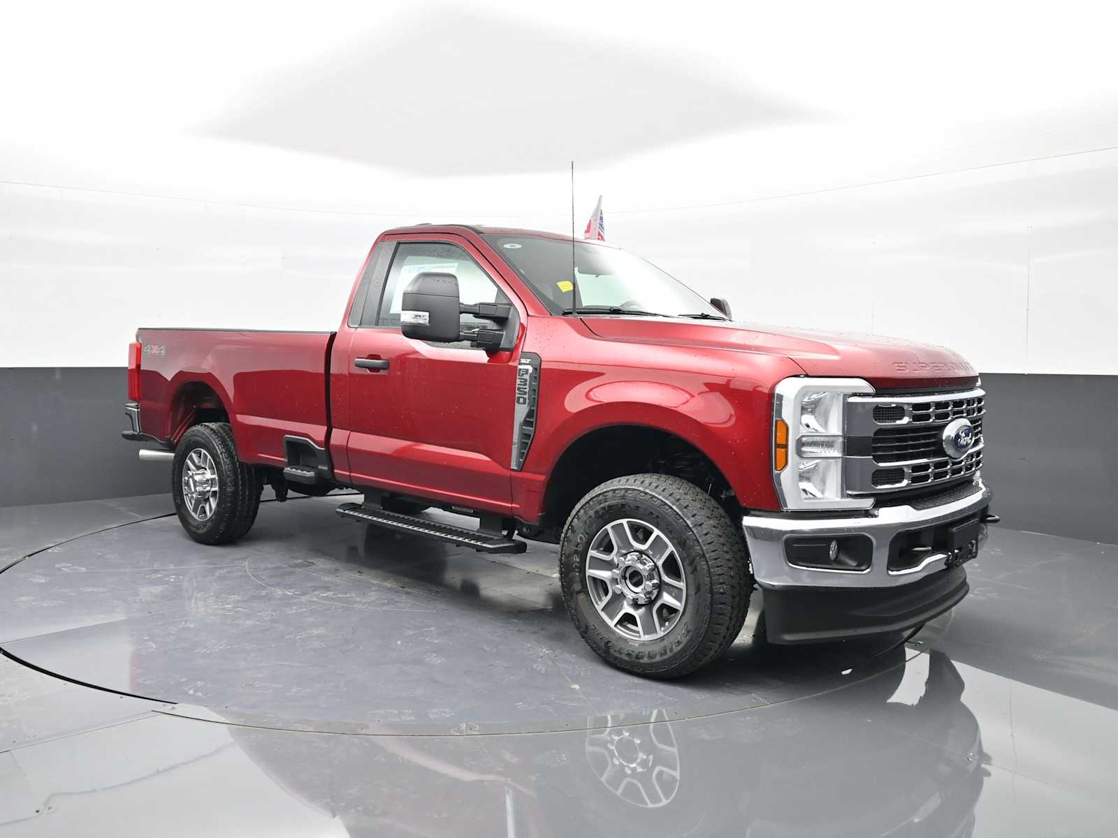 2025 Ford F-350 Super Duty XLT's photo
