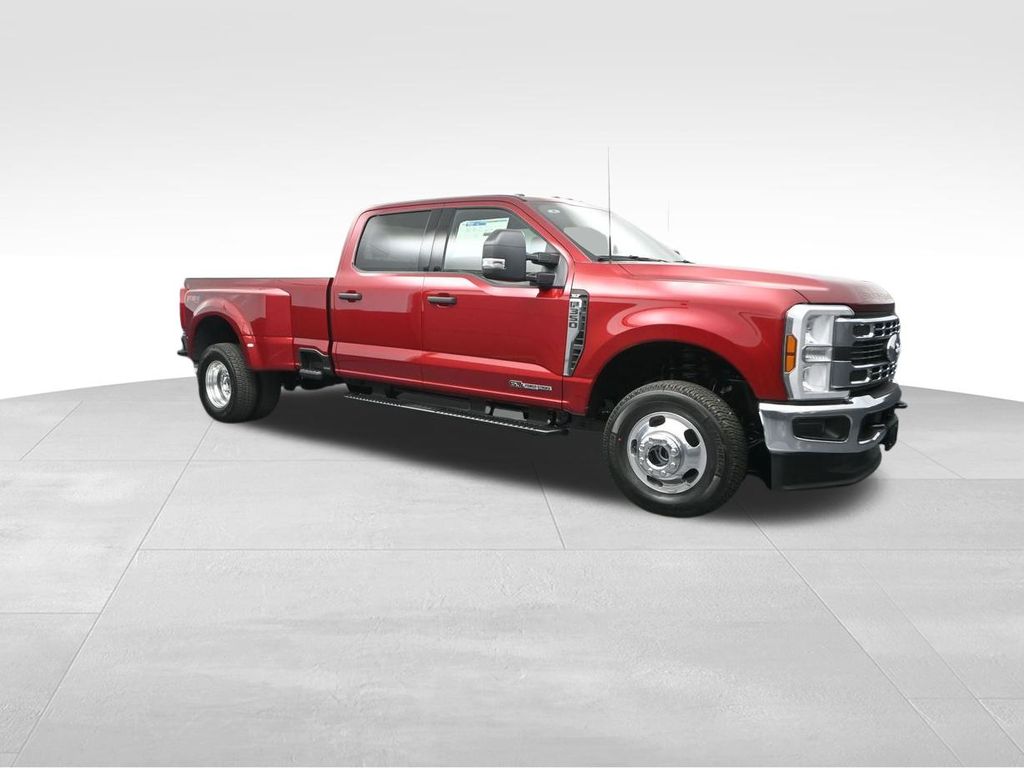 2025 Ford F-350 photo 2
