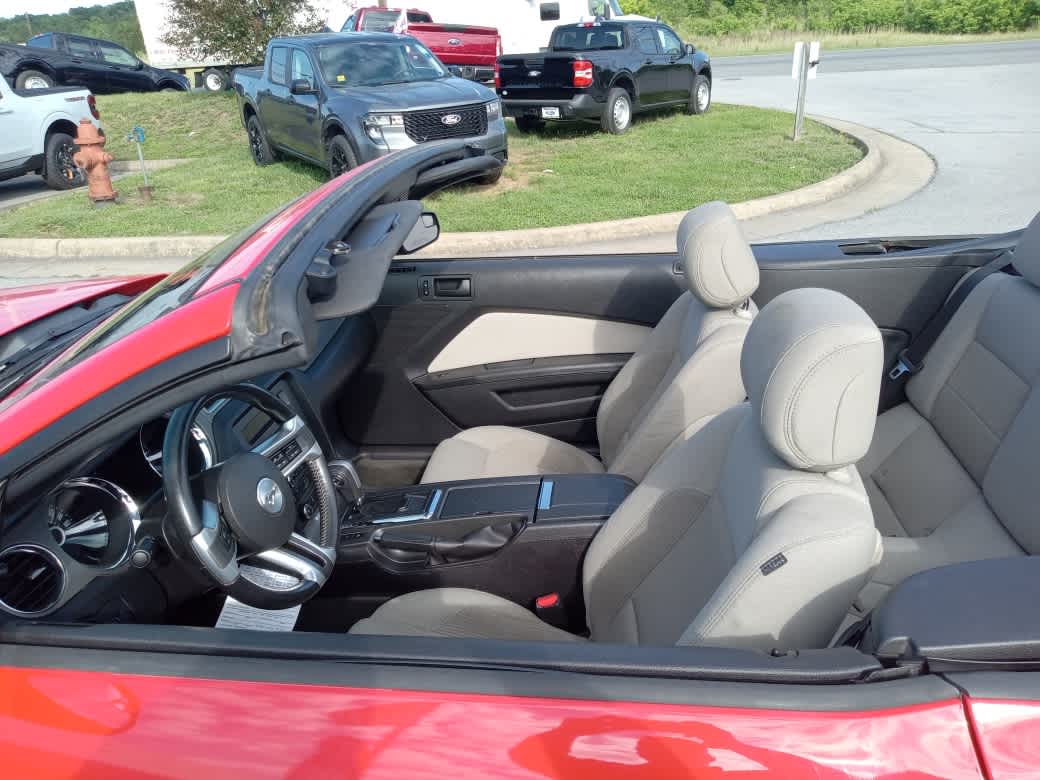 2014 Ford Mustang V6 - Photo 21