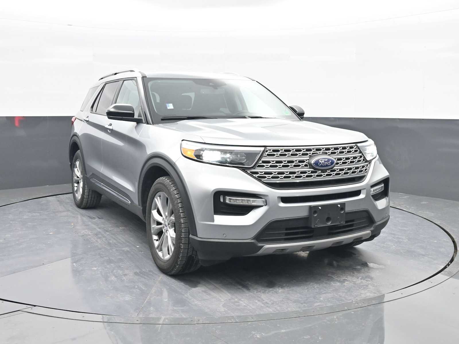 2024 Ford Explorer Limited's photo