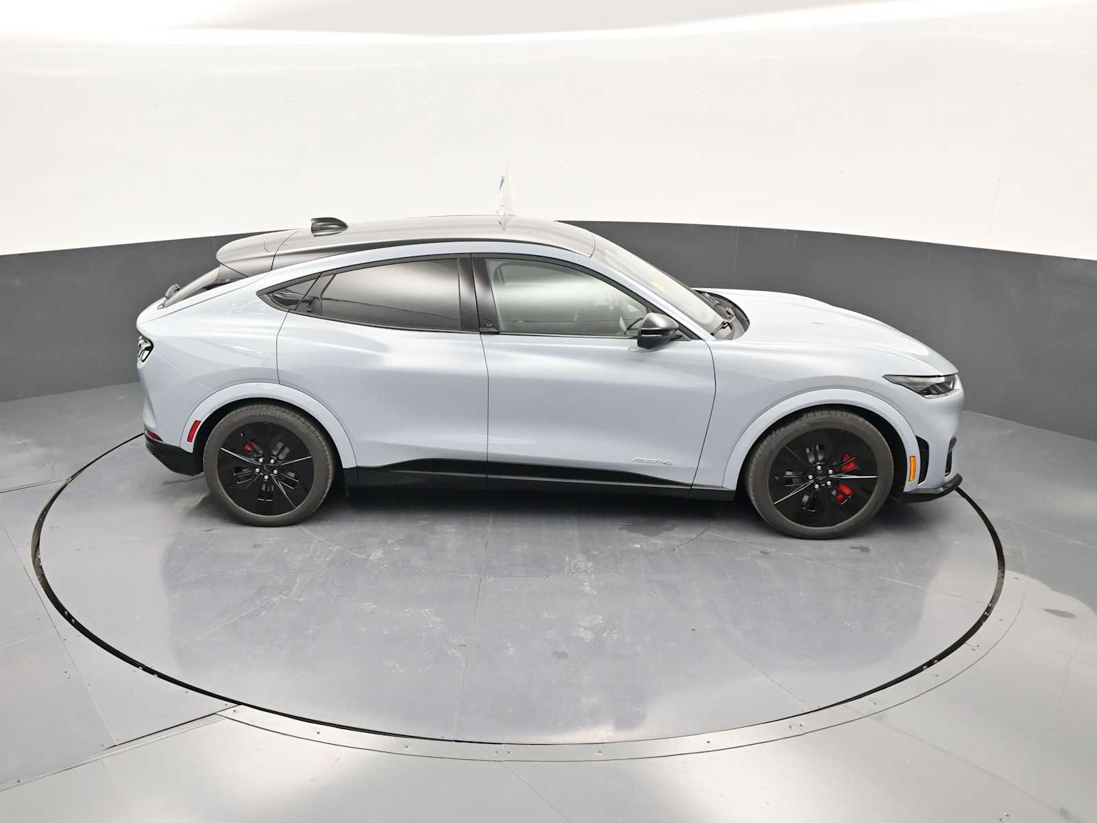 2025 Ford Mustang Mach-E GT - Photo 47