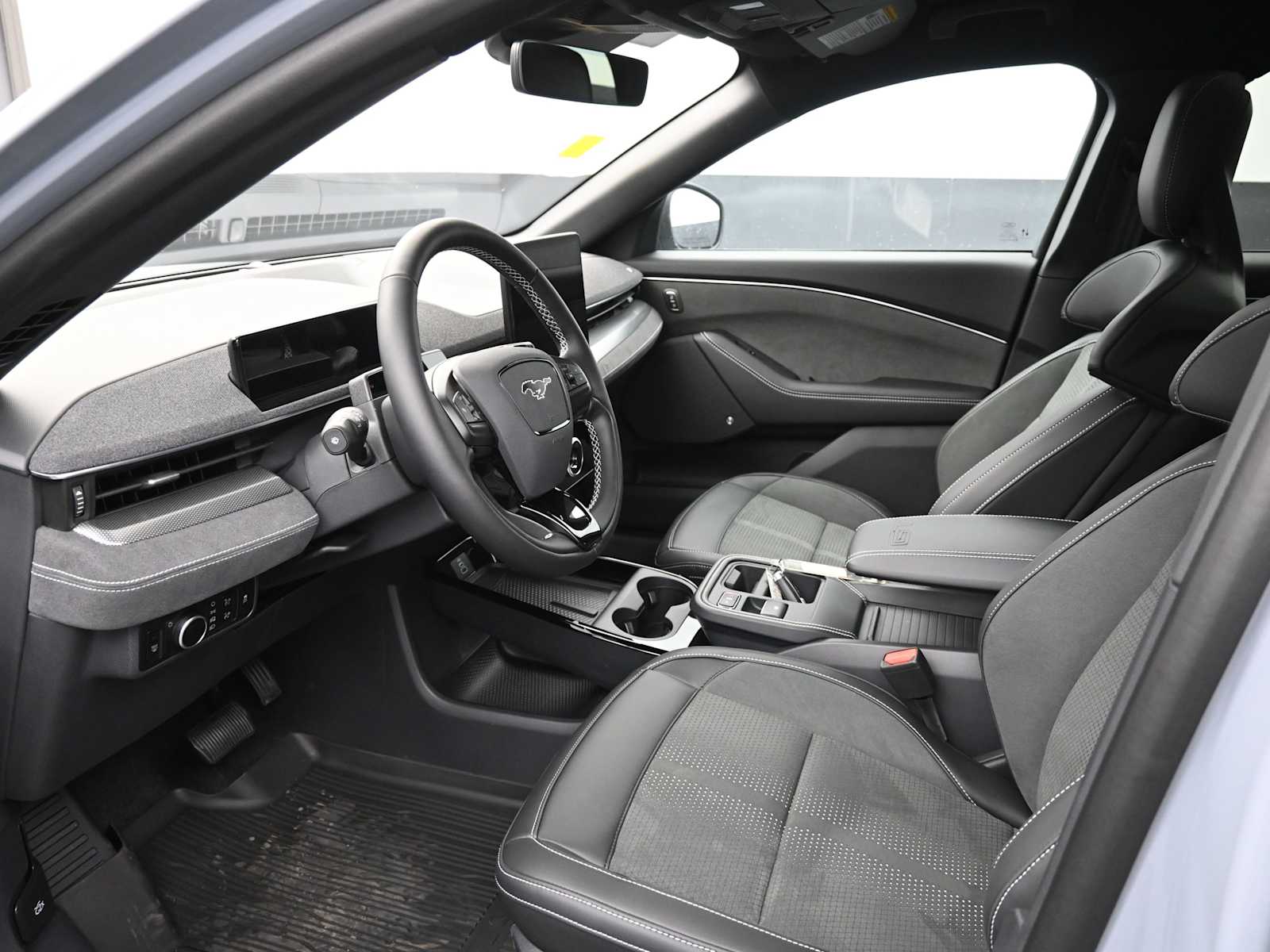 2025 Ford Mustang Mach-E GT - Photo 21