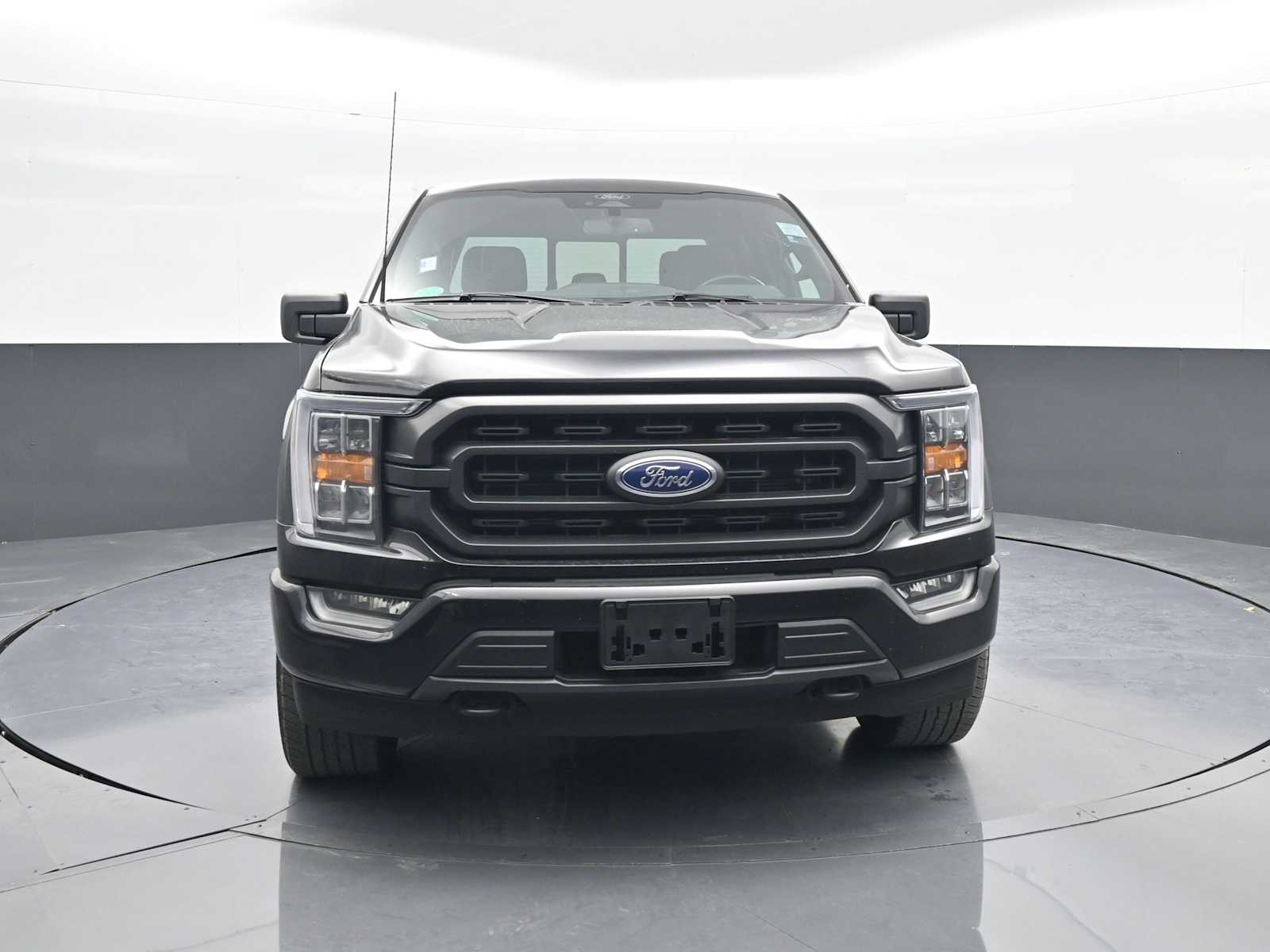 2022 Ford F-150 XLT photo 2