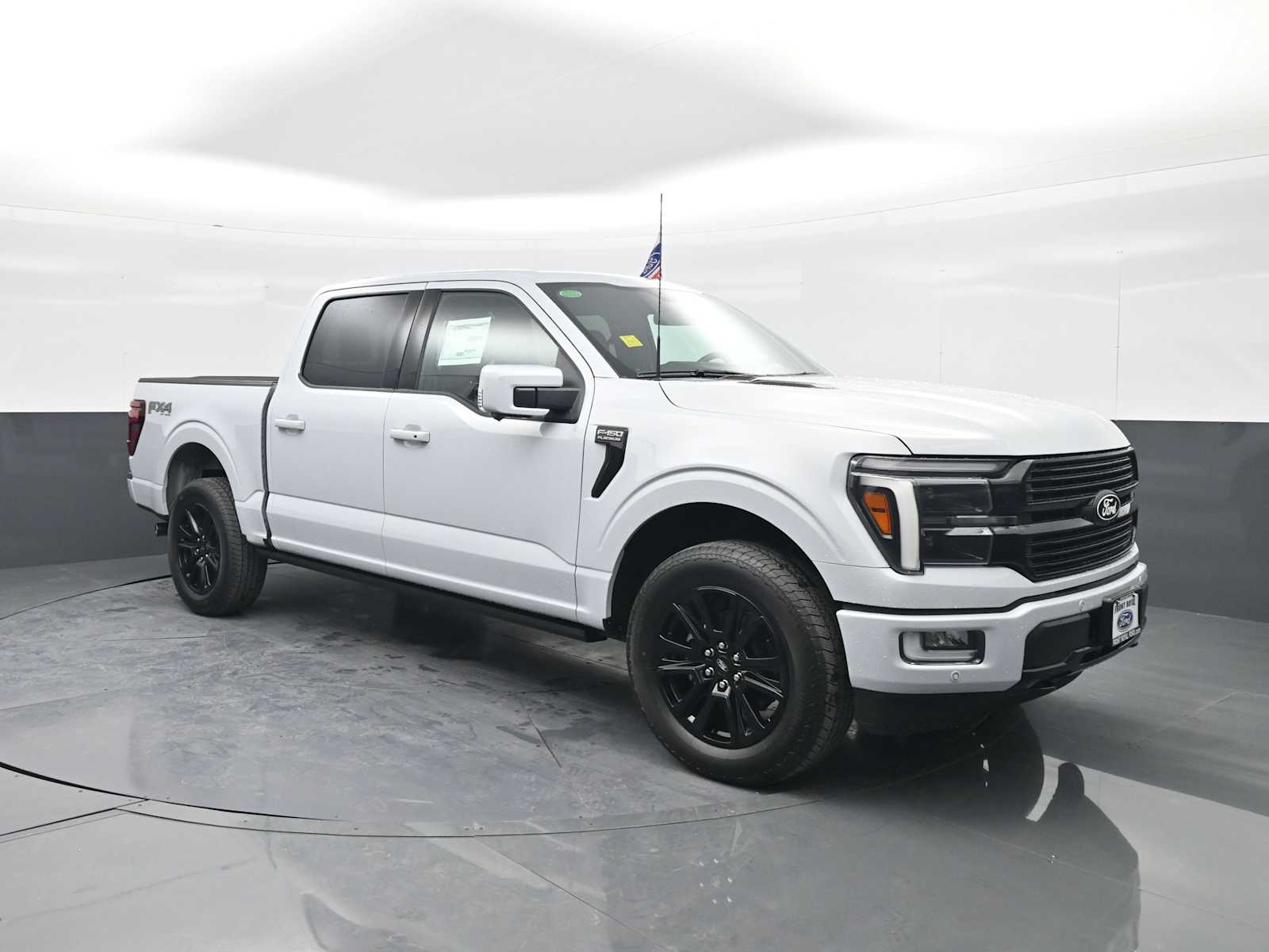 2025 Ford F-150 Platinum's photo
