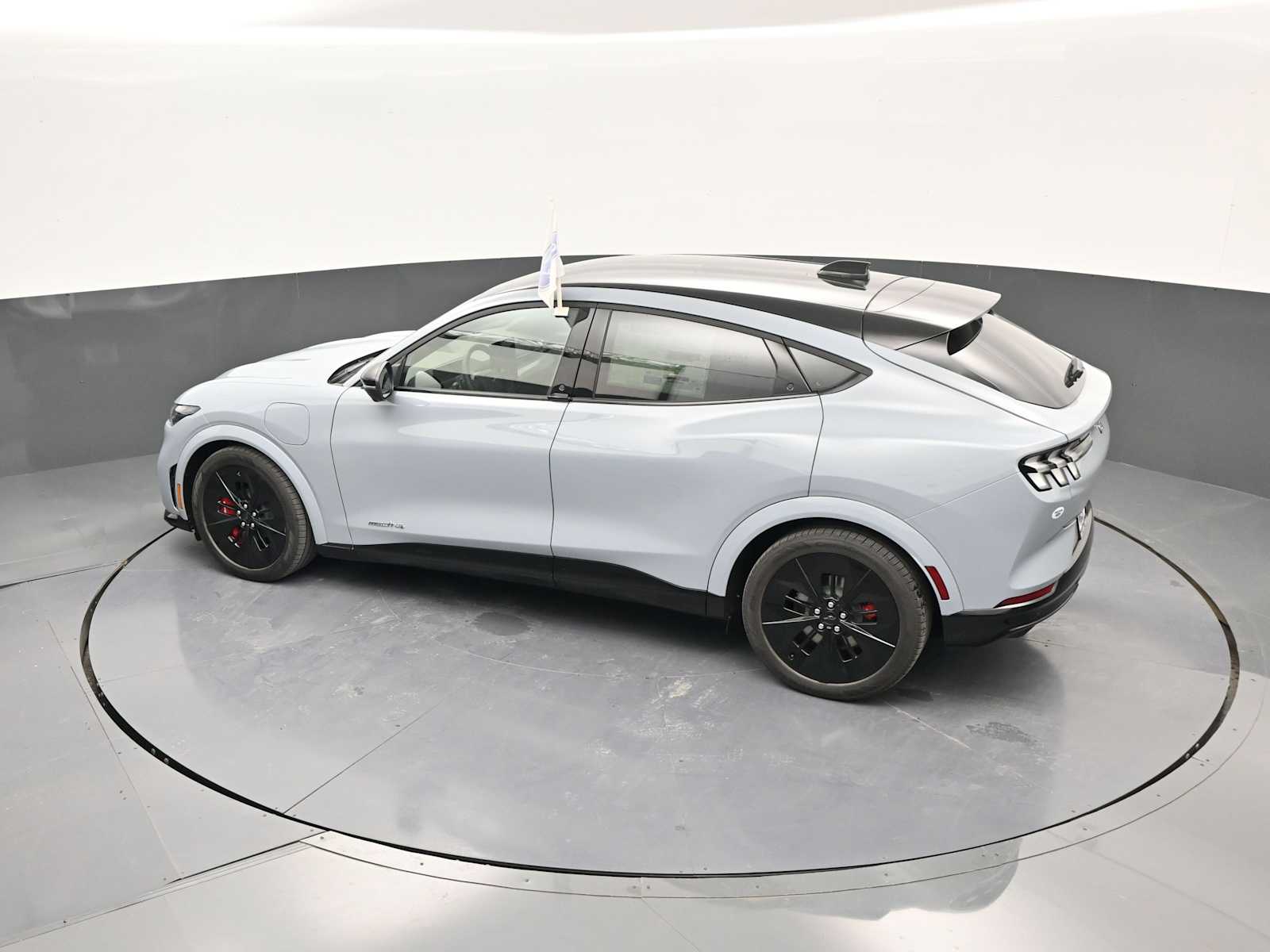 2025 Ford Mustang Mach-E GT - Photo 43