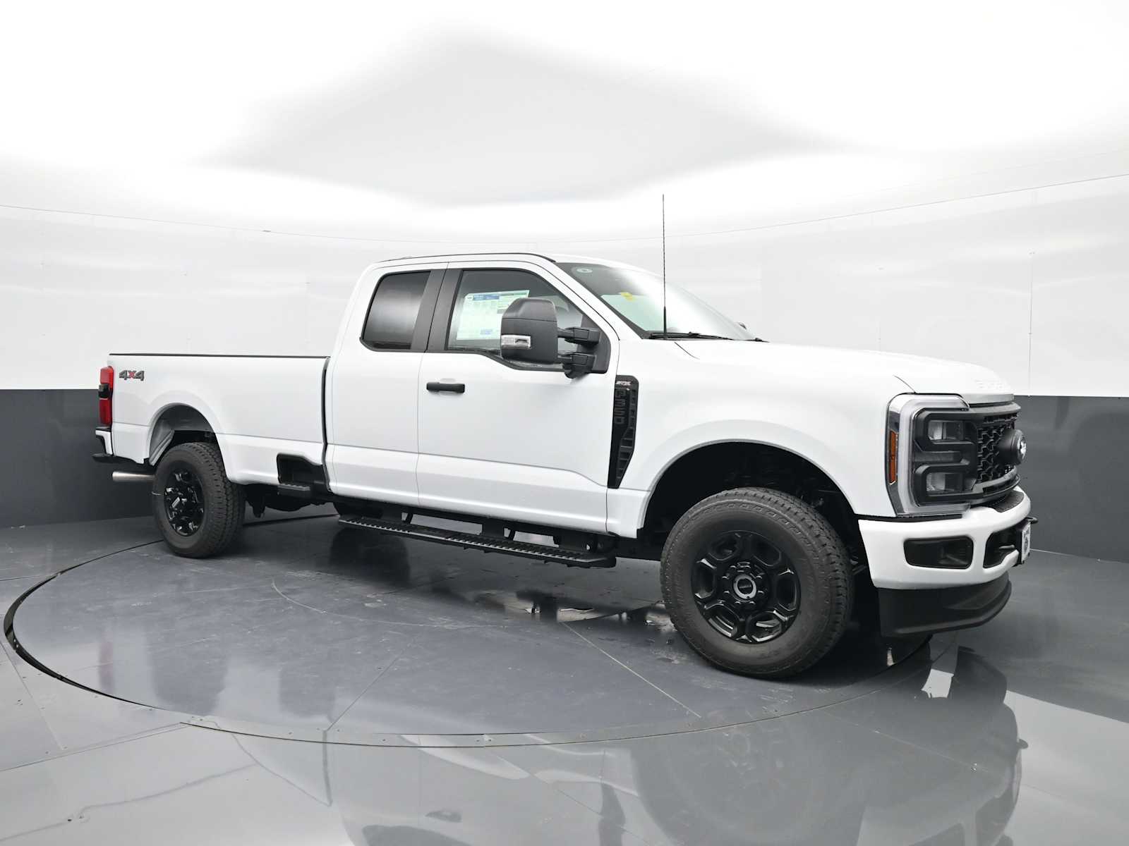 2026 Ford F-350 Super Duty XL's photo