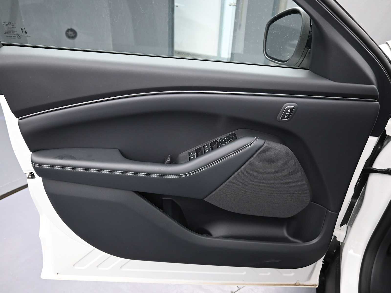 2025 Ford Mustang Mach-E Select - Photo 19