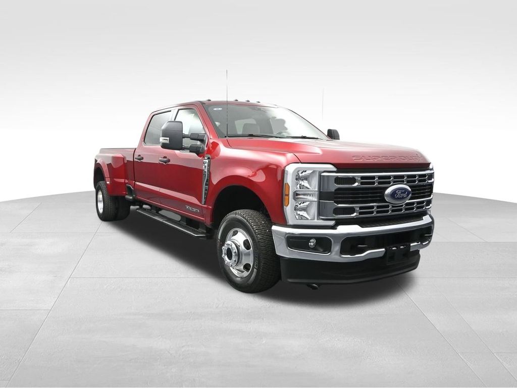 2025 Ford F-350 photo 3