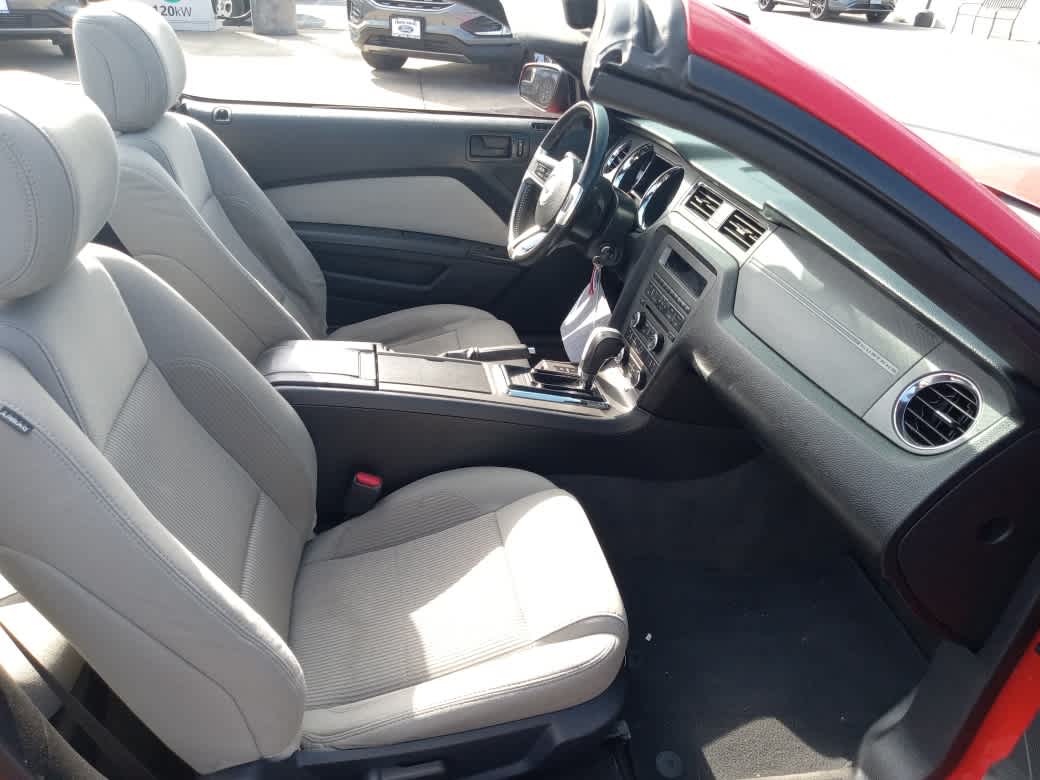 2014 Ford Mustang V6 - Photo 26