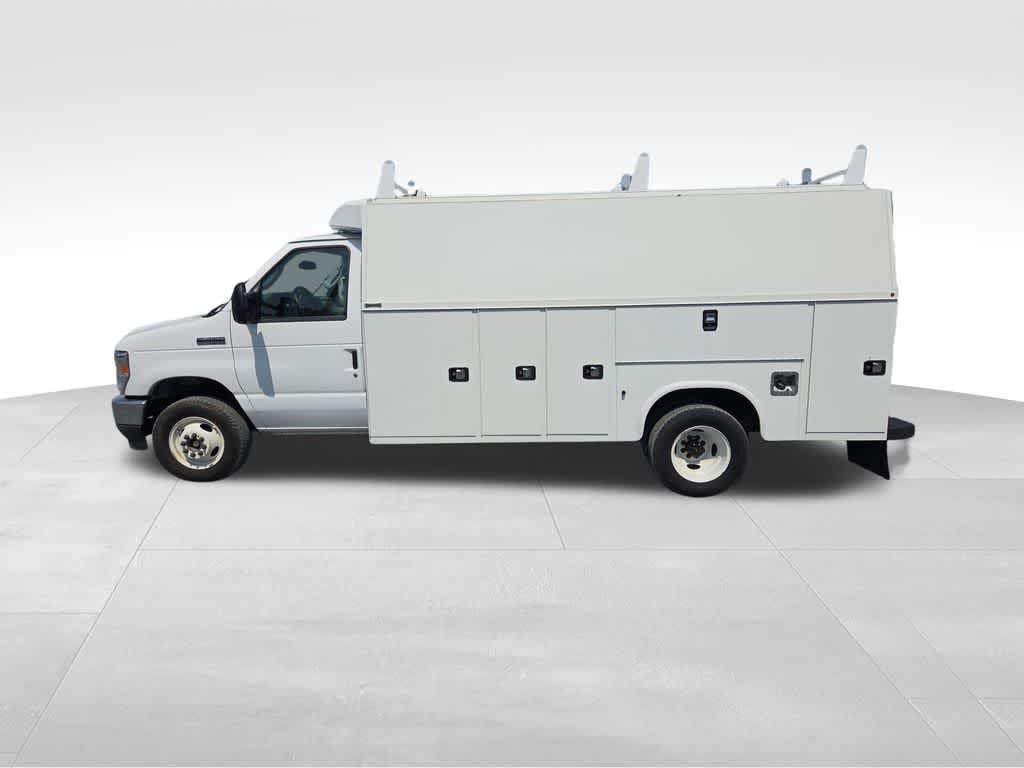 New 2024 Ford E-450SD Base Cab/Chassis