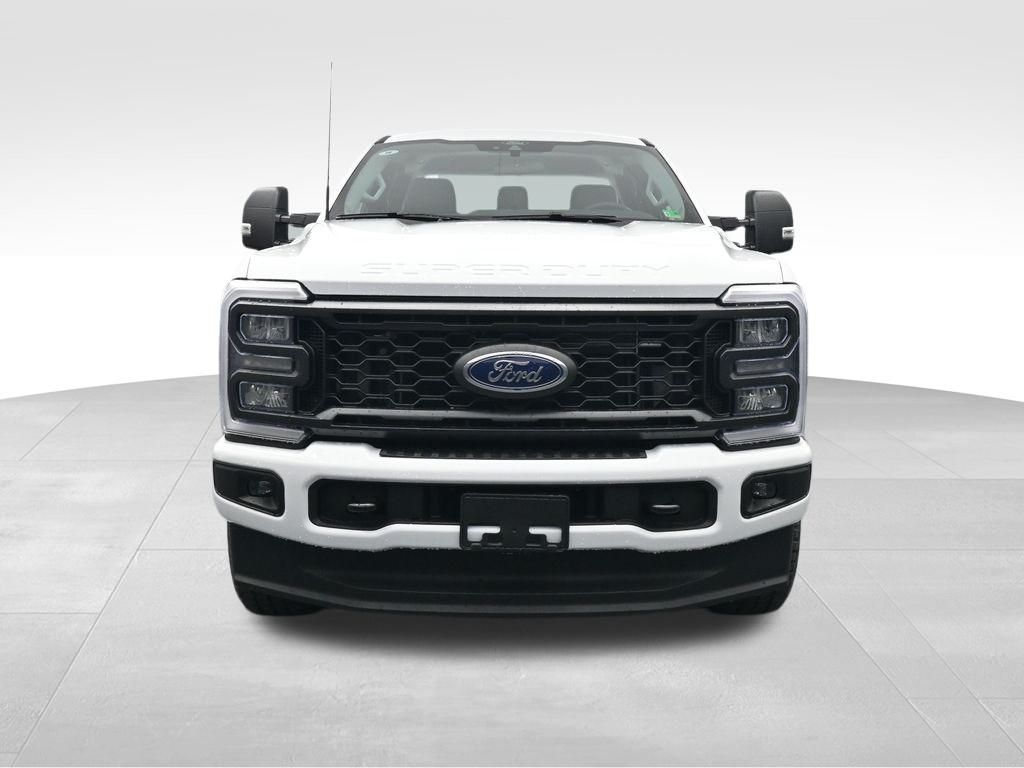 2026 Ford F-350 photo 3