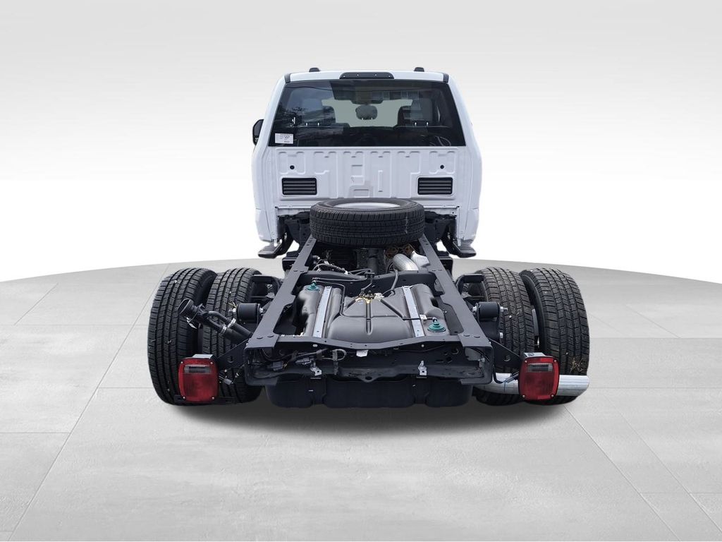 2024 Ford F-350 photo 4