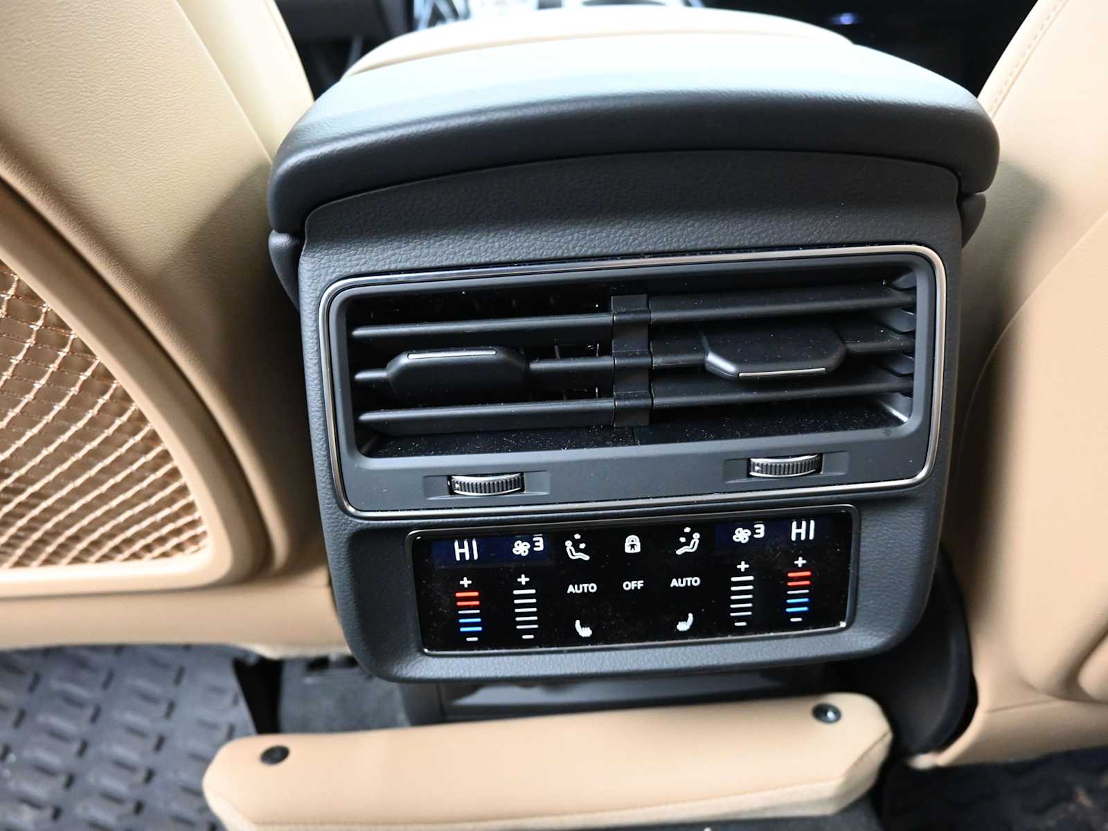 2025 Audi Q7 Prestige - Photo 17