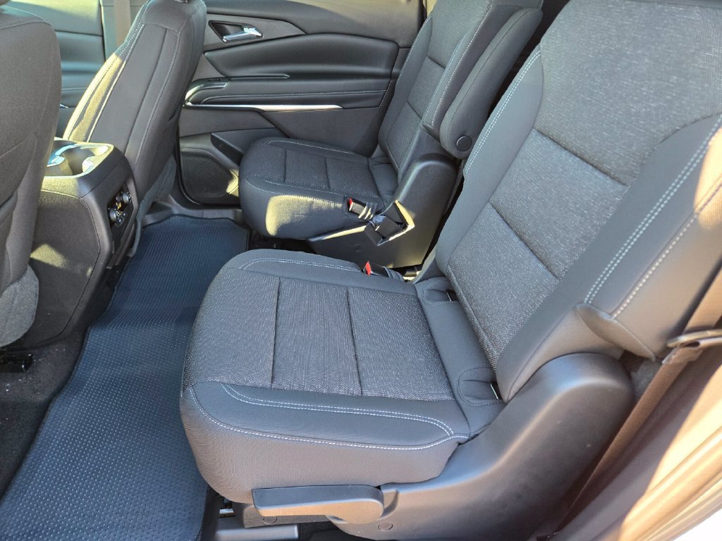 2027 Chevrolet Traverse LT - Photo 7