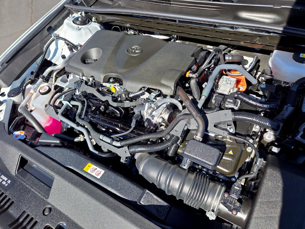 2025 Toyota Camry SE - Photo 16