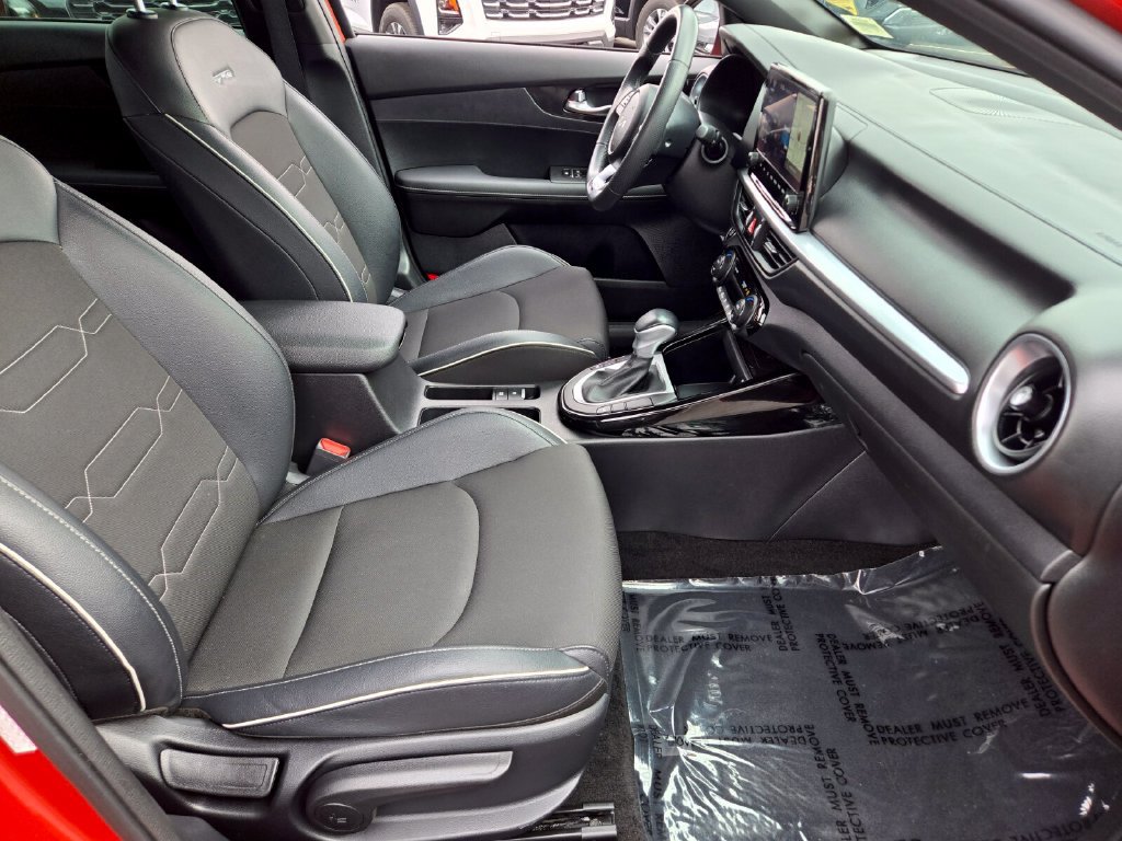 2024 Kia Forte GT-Line - Photo 15