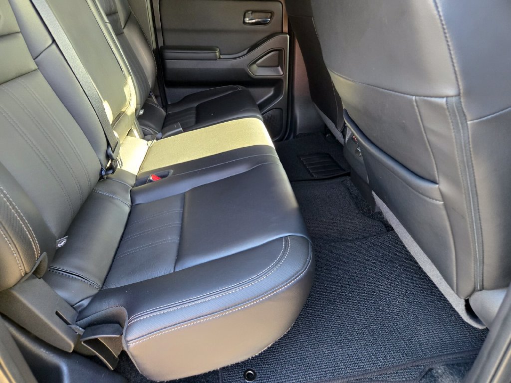 2024 Nissan Frontier SL - Photo 14
