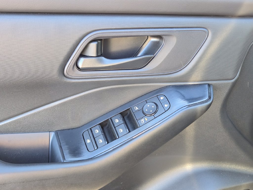 2024 Nissan Rogue S - Photo 17