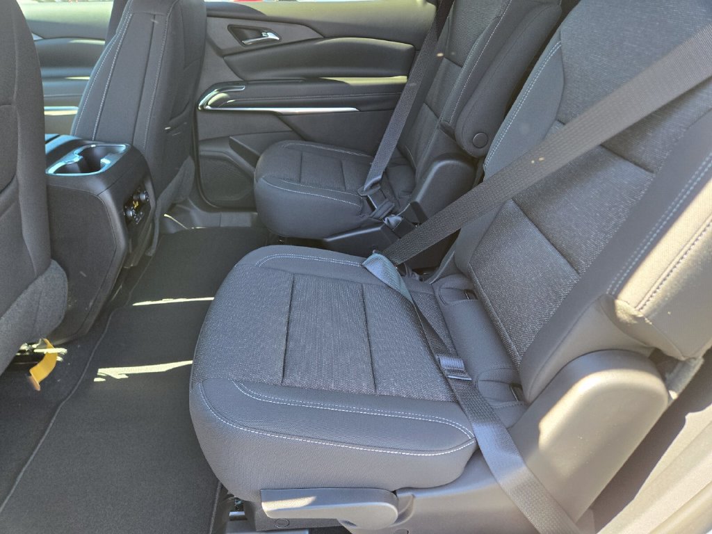 2027 Chevrolet Traverse LT - Photo 7