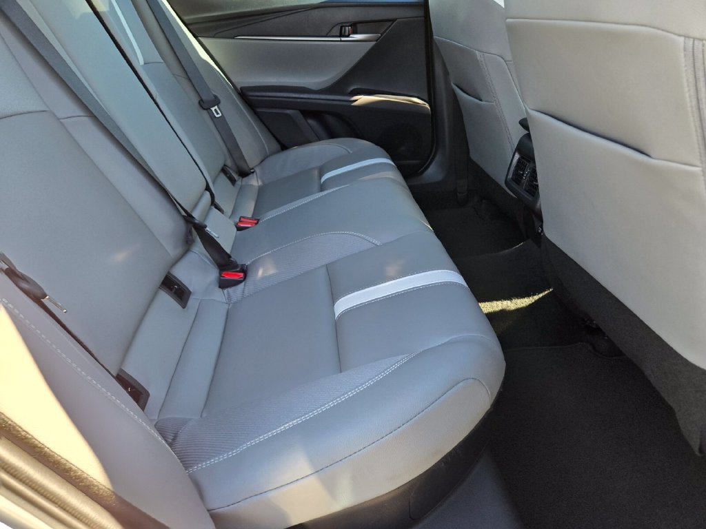 2025 Toyota Camry SE - Photo 14