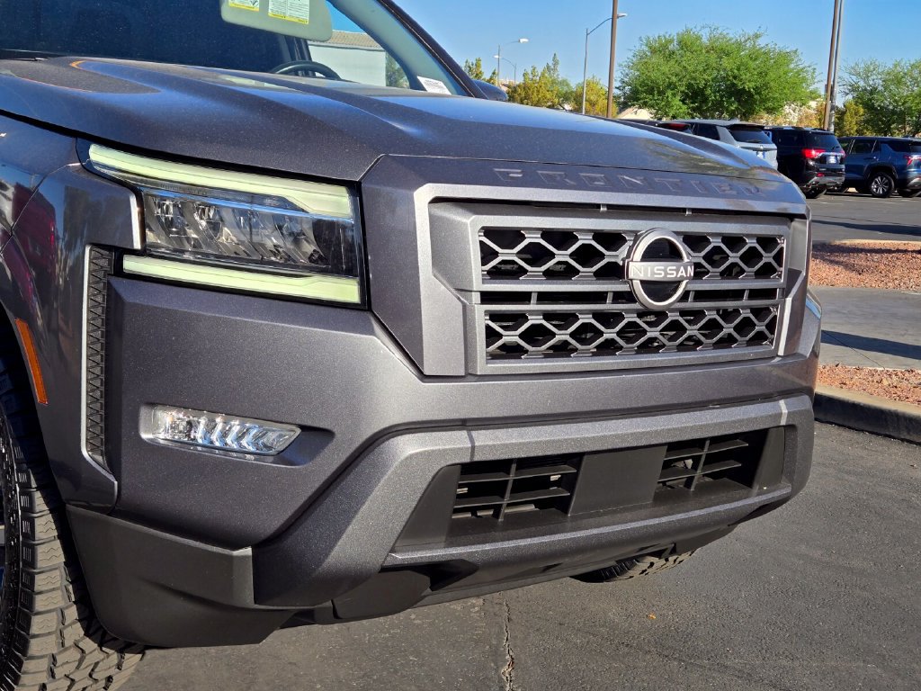 2024 Nissan Frontier SL - Photo 8
