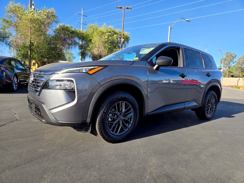2024 Nissan Rogue S - Photo 2