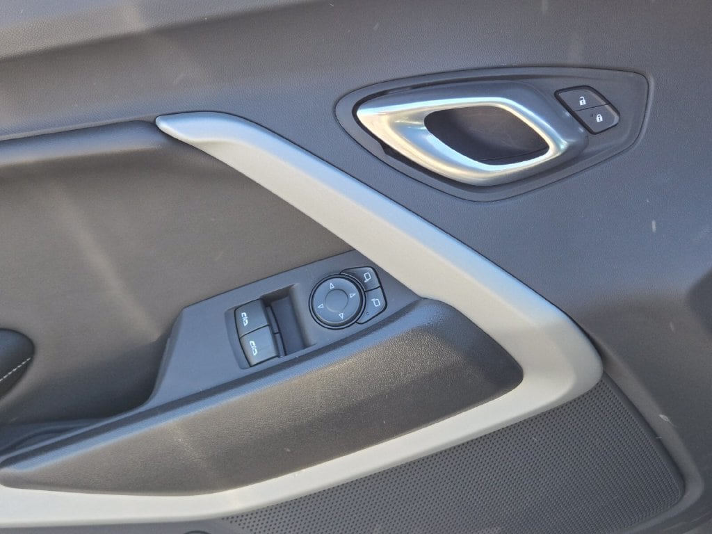 2023 Chevrolet Camaro 2LT - Photo 17