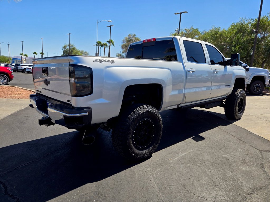 2017 Chevrolet Silverado 2500HD LTZ - Photo 6