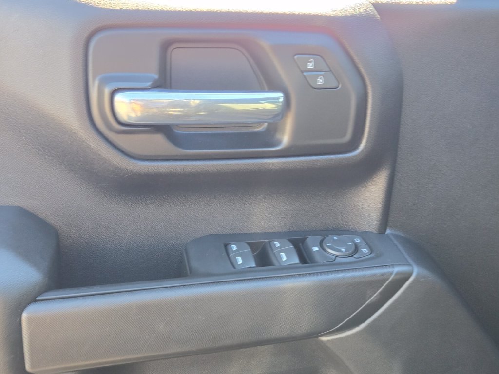 2023 Chevrolet Silverado 1500 Custom - Photo 17
