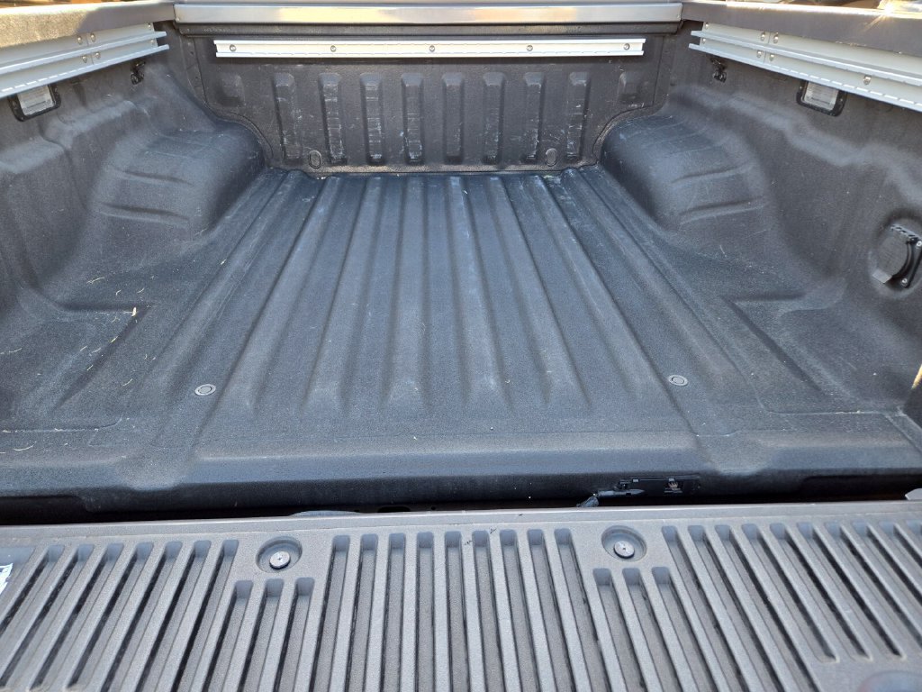 2024 Nissan Frontier SL - Photo 13