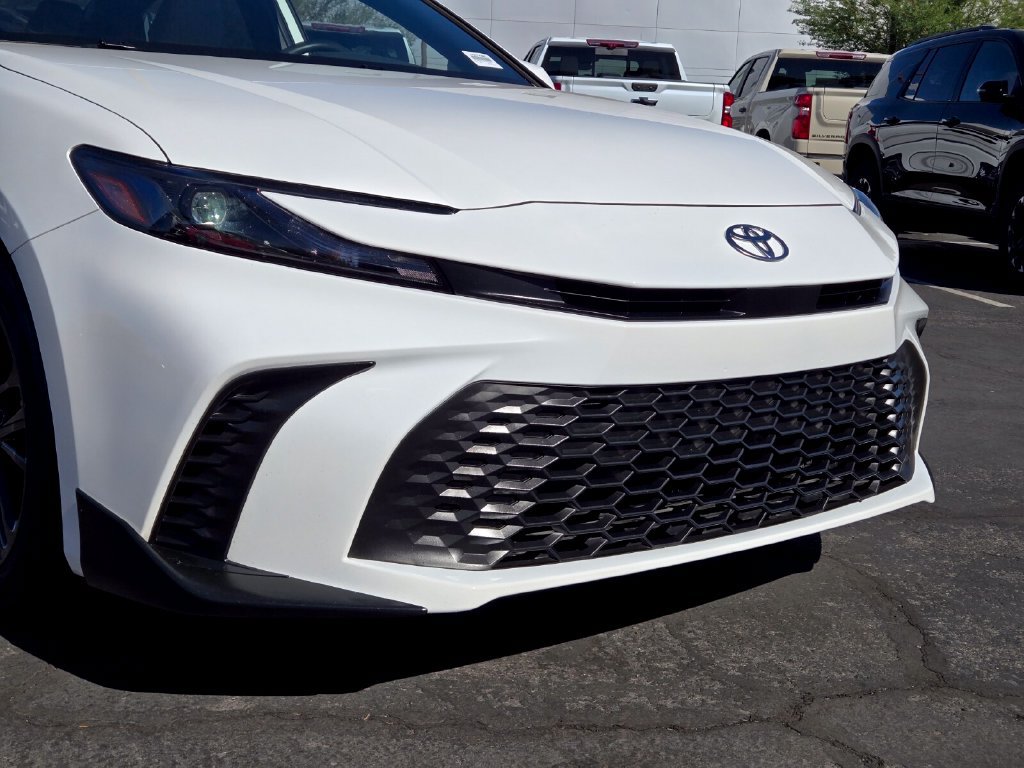 2025 Toyota Camry SE - Photo 8
