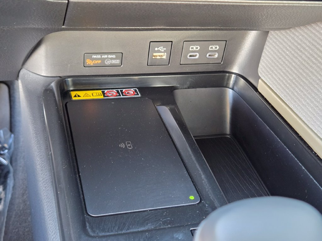 2025 Toyota Camry SE - Photo 21