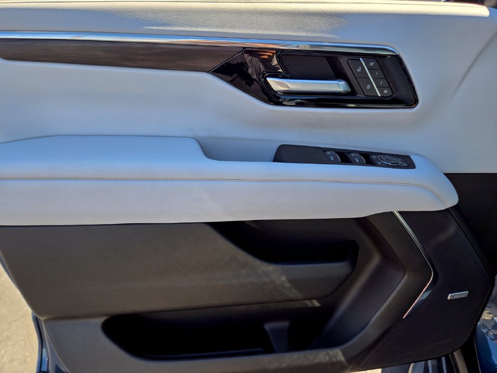 2026 Chevrolet Tahoe Premier - Photo 11