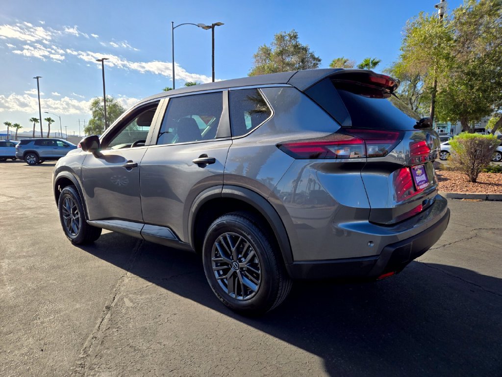 2024 Nissan Rogue S - Photo 4