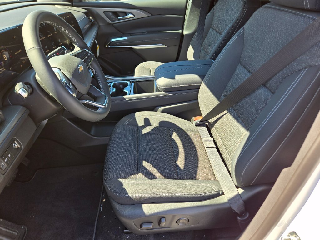 2027 Chevrolet Traverse LT - Photo 6