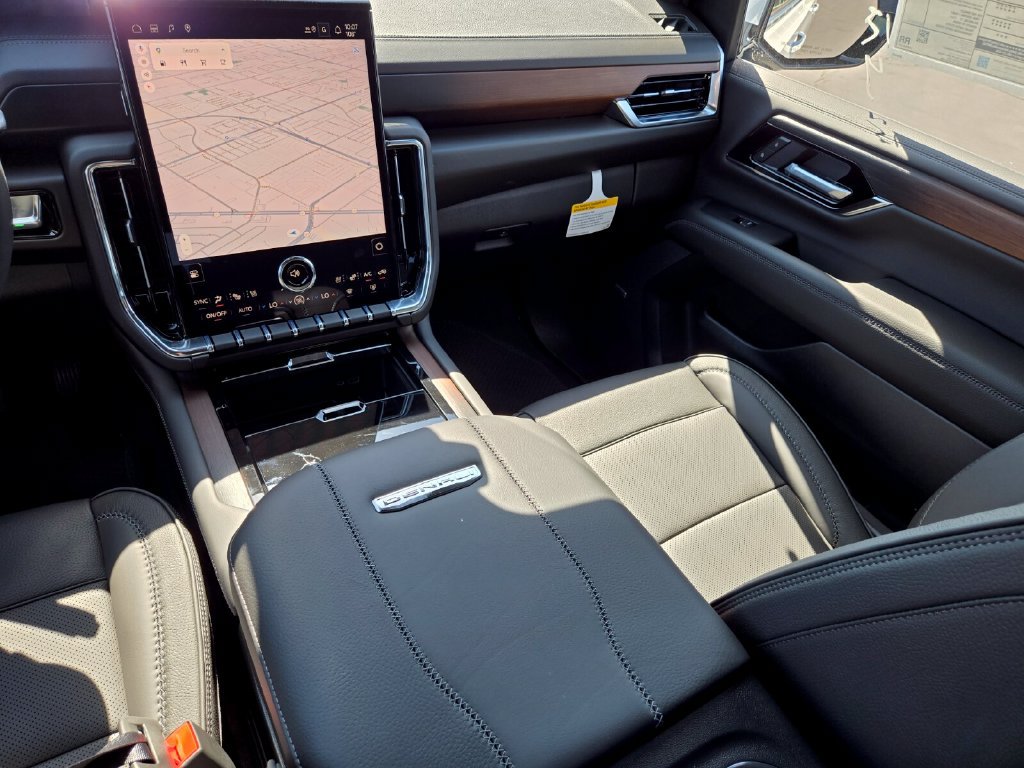 2026 GMC Yukon Denali - Photo 12